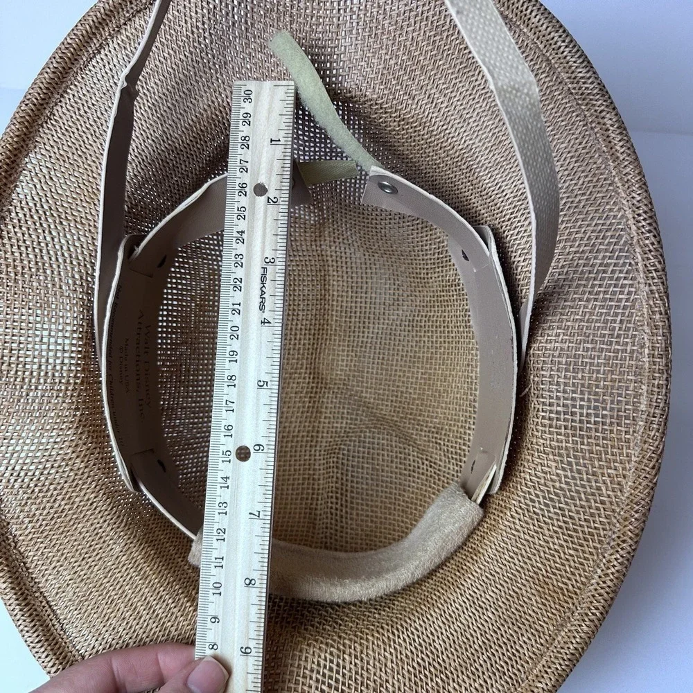 Walt Disney Attractions  Animal Kingdom Kilimanjaro Safaris Hat. Adjustable.